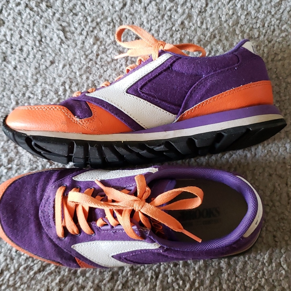 Retro Brooks